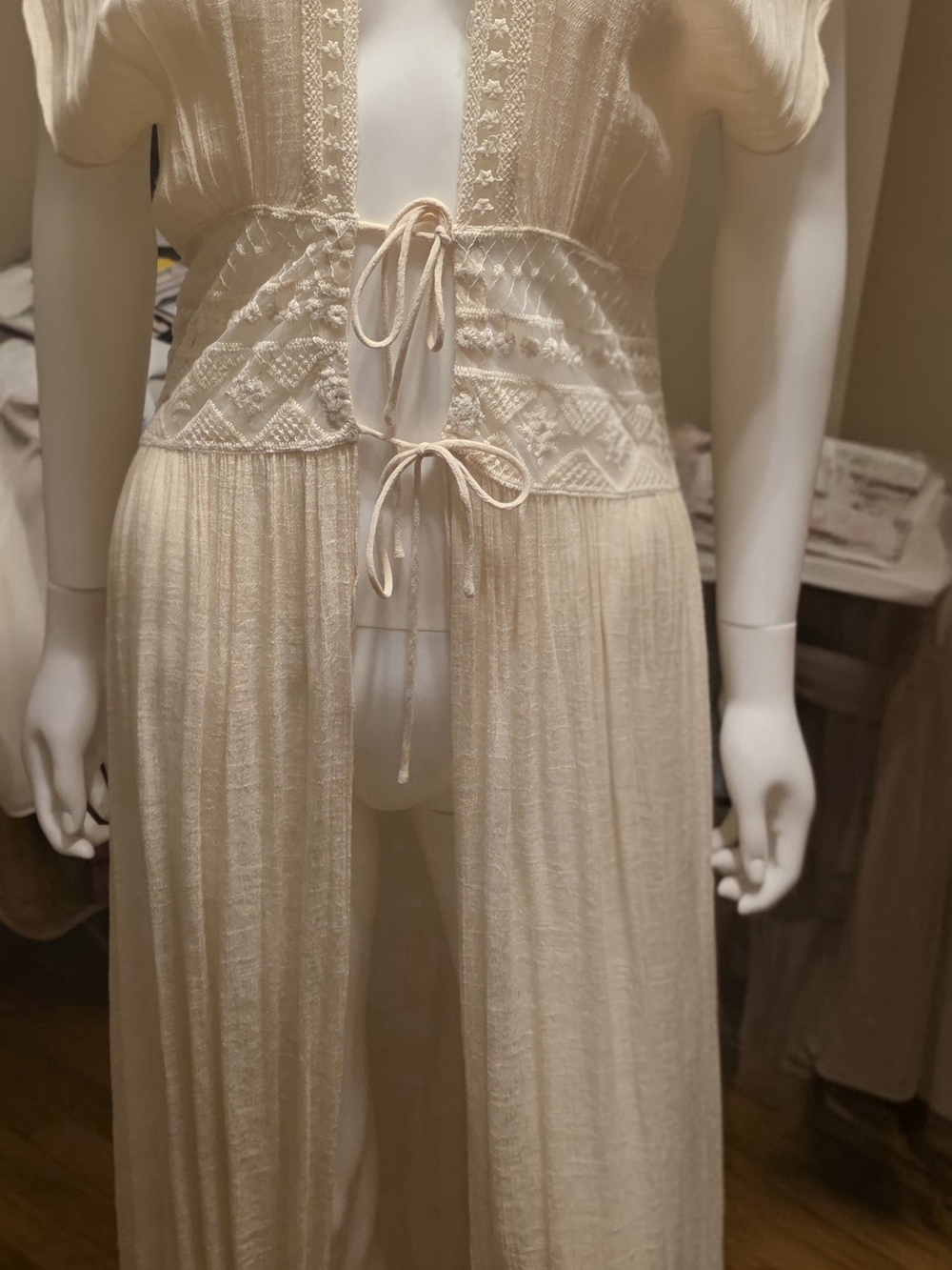 Women's Cream Lace-Trim Sleepwear Cover-Up